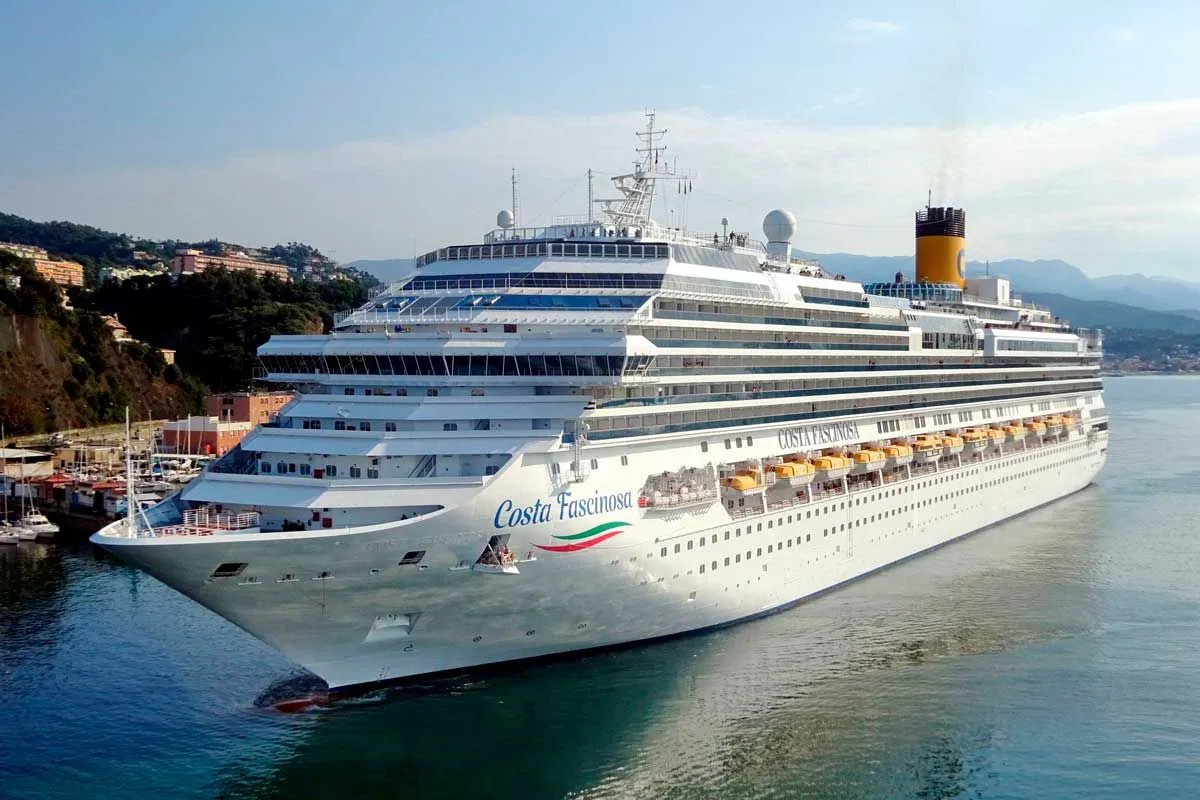 Ближайшие круизы на теплоходе Costa Fascinosa