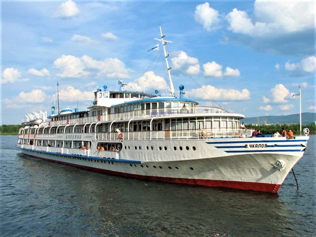 Теплоход В.Чкалов