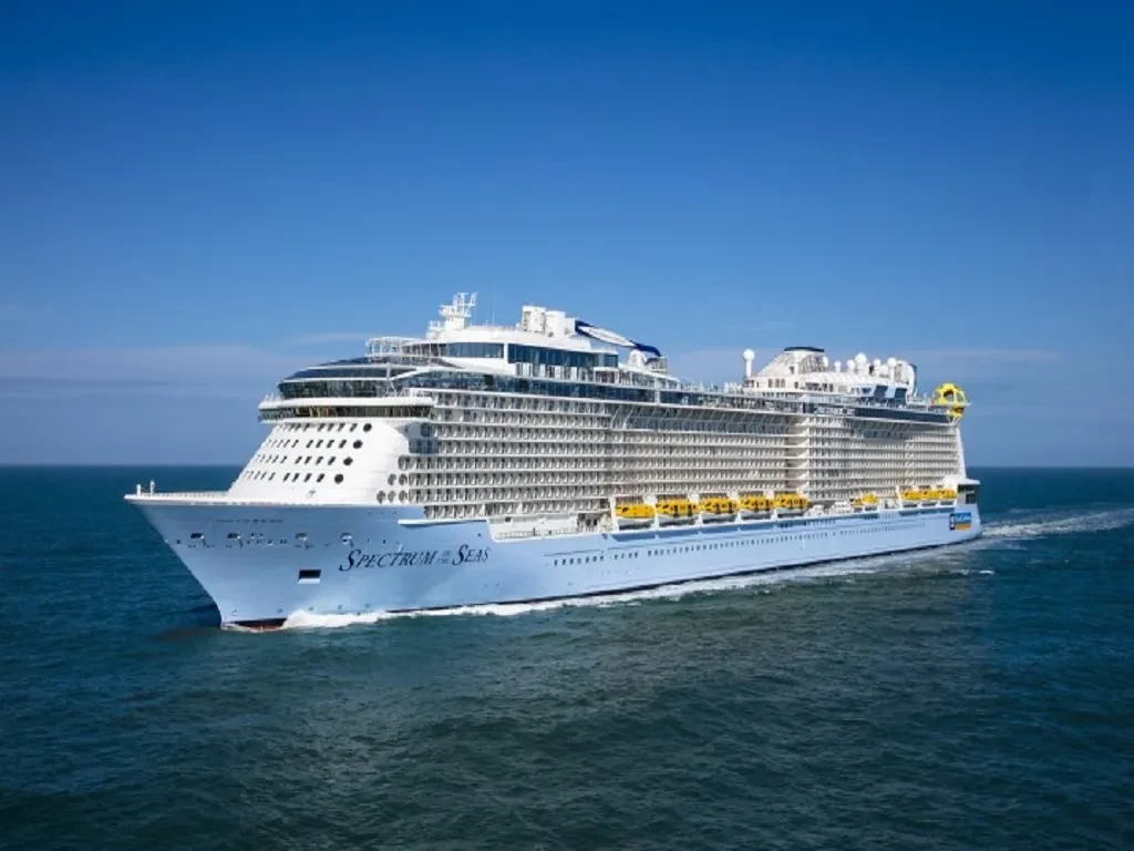 Теплоход Spectrum of the Seas Теплоход Spectrum of the Seas