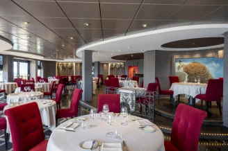 Ресторан L'Etoile MSC Yacht Club на теплоходе MSC Fantasia