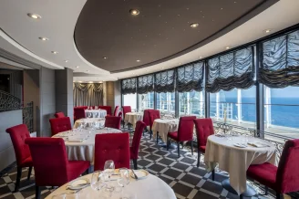 Ресторан L'Etoile MSC Yacht Club на теплоходе MSC Fantasia