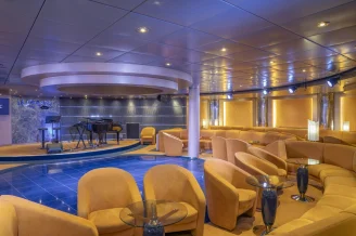 Шоу-лаундж Le Cabaret на теплоходе MSC Lirica