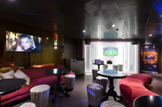 Молодёжный клуб на теплоходе MSC Lirica