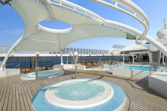 Бассейны Le Piscine на теплоходе MSC Lirica