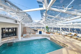 Бассейн MSC Yacht Club на теплоходе MSC Bellissima