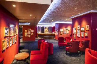 Шоу‑площадка Le Cabaret Rouge на теплоходе MSC Seashore