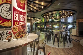 Кафе Pizza & Burger на теплоходе MSC World Europa
