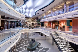World Galleria на теплоходе MSC World America