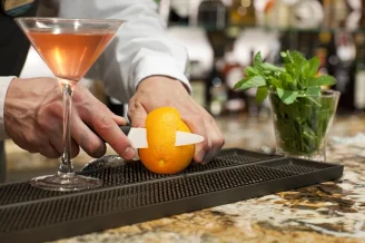 Бар R-bar на теплоходе Grandeur of the Seas
