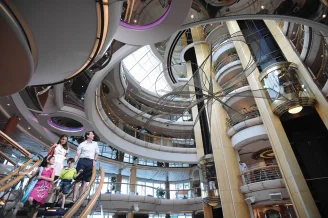Атриум Centrum на теплоходе Grandeur of the Seas